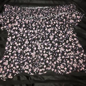 ⚫️Areopostle off shoulder crop top,good condition!